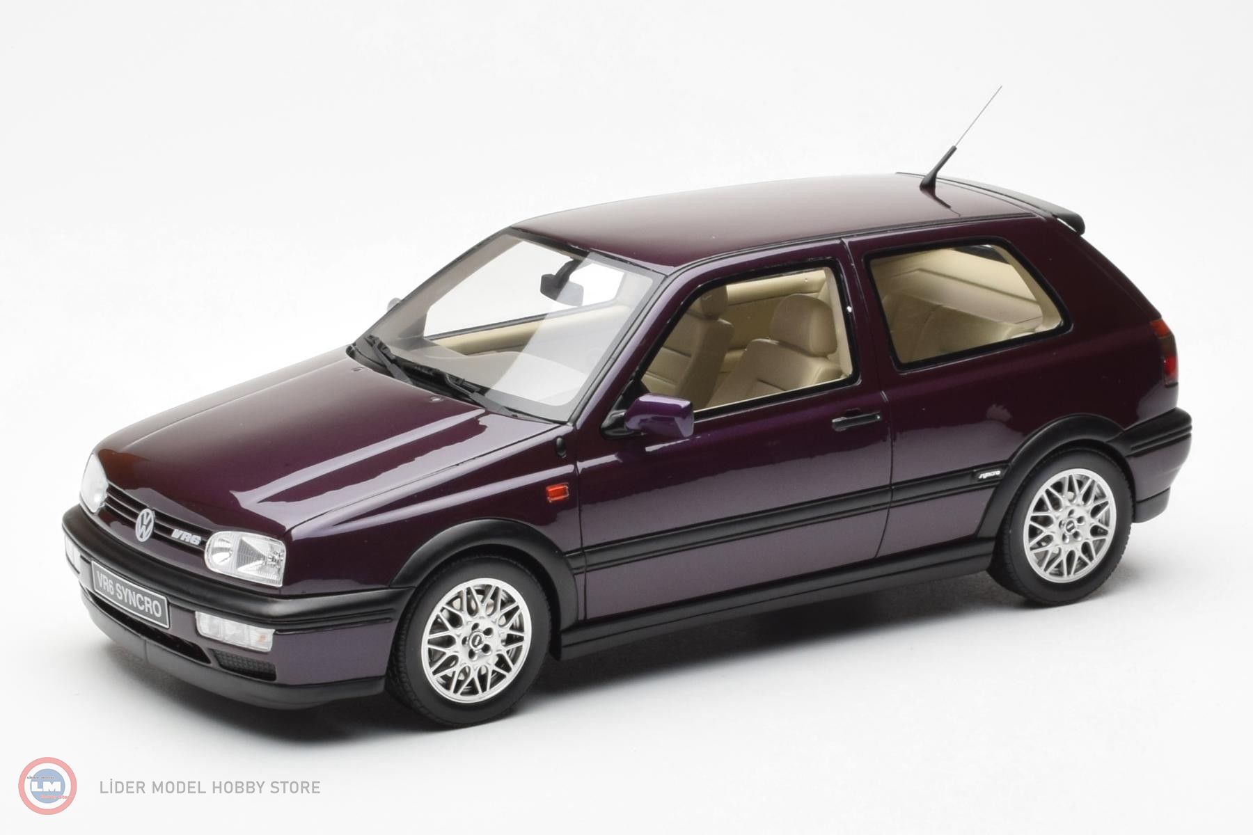 1:18 1995 Volkswagen Golf III VR 6 Syncro - Violet