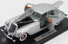 1:18 1933 Pierce Arrow Silver Arrow
