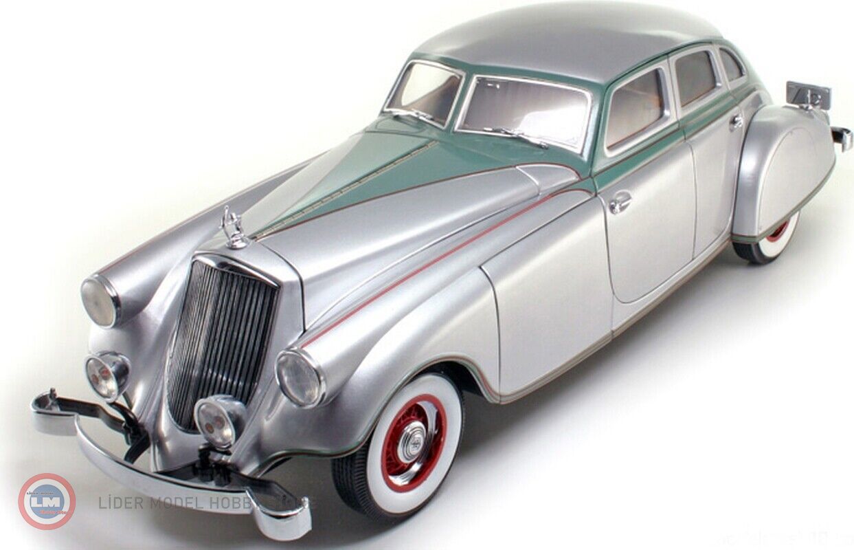 1:18 1933 Pierce Arrow Silver Arrow