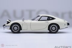 1:18 Autoart 1967 Toyota 2000GT