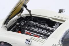 1:18 Autoart 1967 Toyota 2000GT