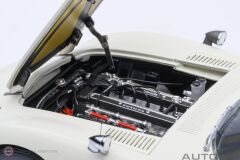 1:18 Autoart 1967 Toyota 2000GT
