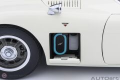 1:18 Autoart 1967 Toyota 2000GT