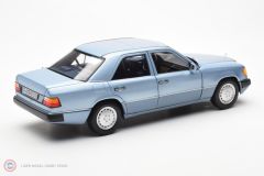 1:18 1990 Mercedes-Benz E Class 230E  W124