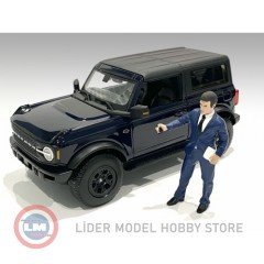 1:18  American Diorama '' The Dealership '' Salesperson I 76307