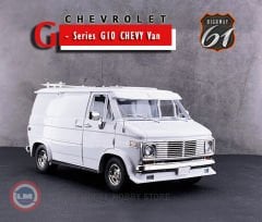 1:18 1976 Chevrolet G-Series van
