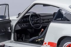 1:18 Autoart 1973 Porsche 911 Carrera 2.7 RS (Grand Prix white/red stripes)