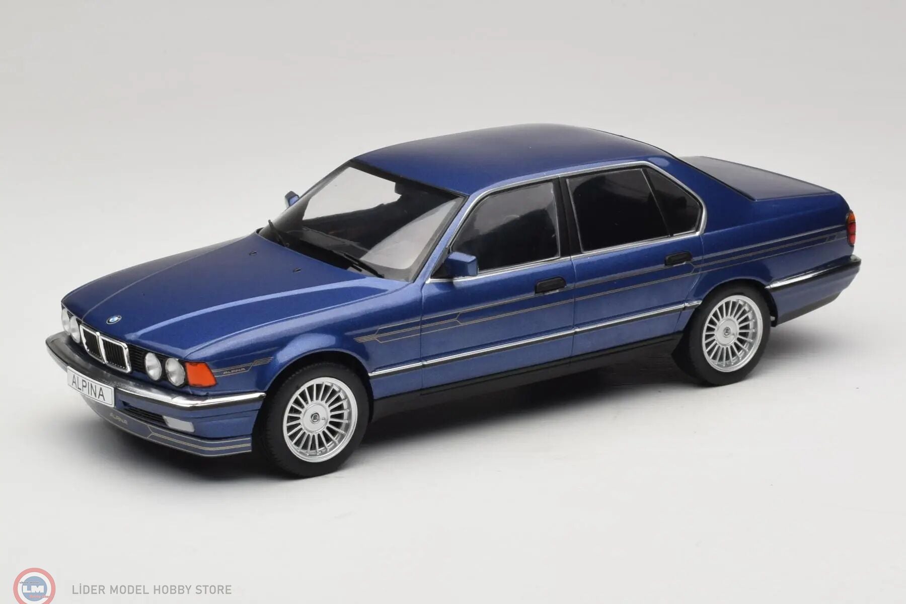 1:18 MCG 1992 BMW 7 Series 3.5 V8 - Alpina B11 3.5