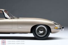 1:18 Amalgam 1961 Jaguar E-type Coupe