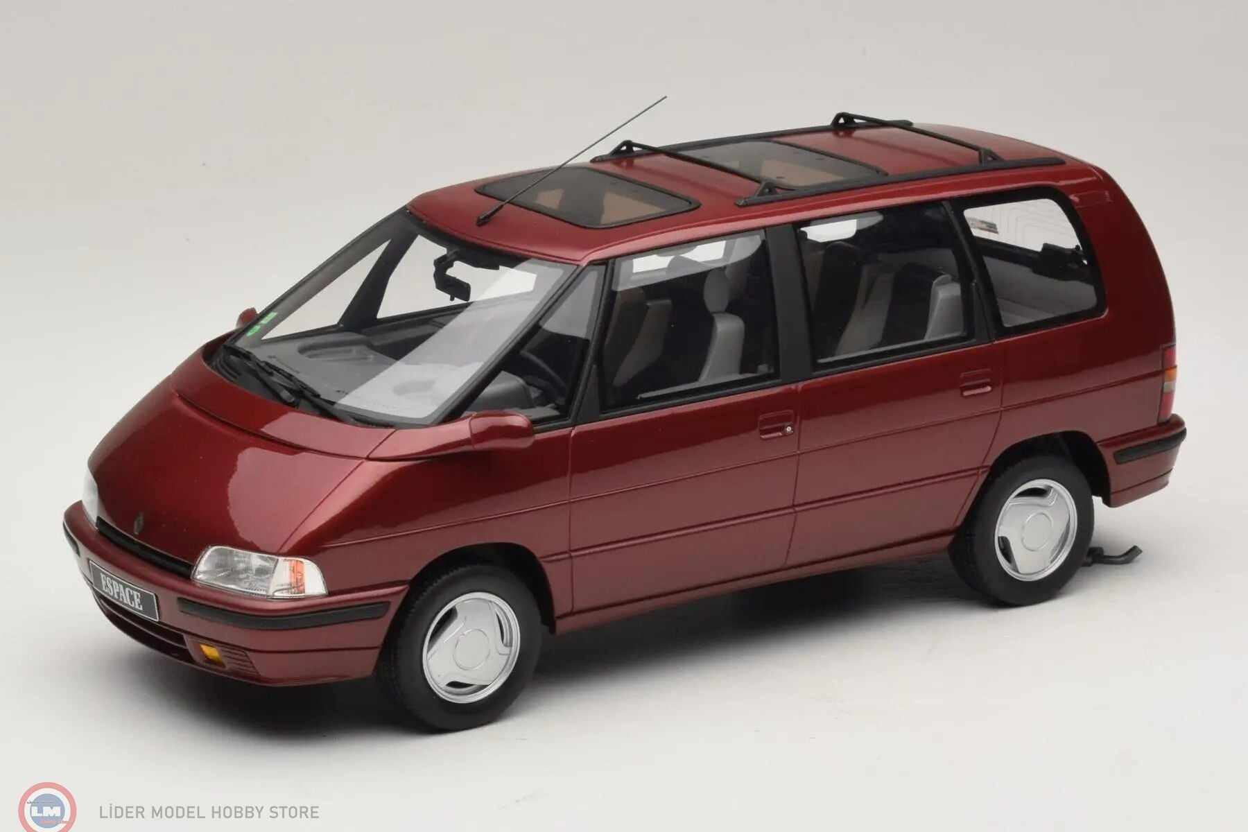 1:18 OTTO 1991 Renault Espace RXE V6i Rogue Malaga
