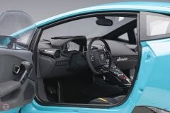 1:12 2017 Lamborghini Huracan Performante (Blu Glauco)