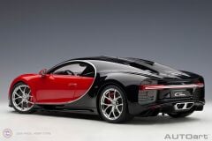 1:12 2017 Bugatti Chiron (Italian Red  Nocturne Black)