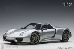 1:12 2013 Porsche 918 Spyder Weissach Package (GT Silver Metallic)