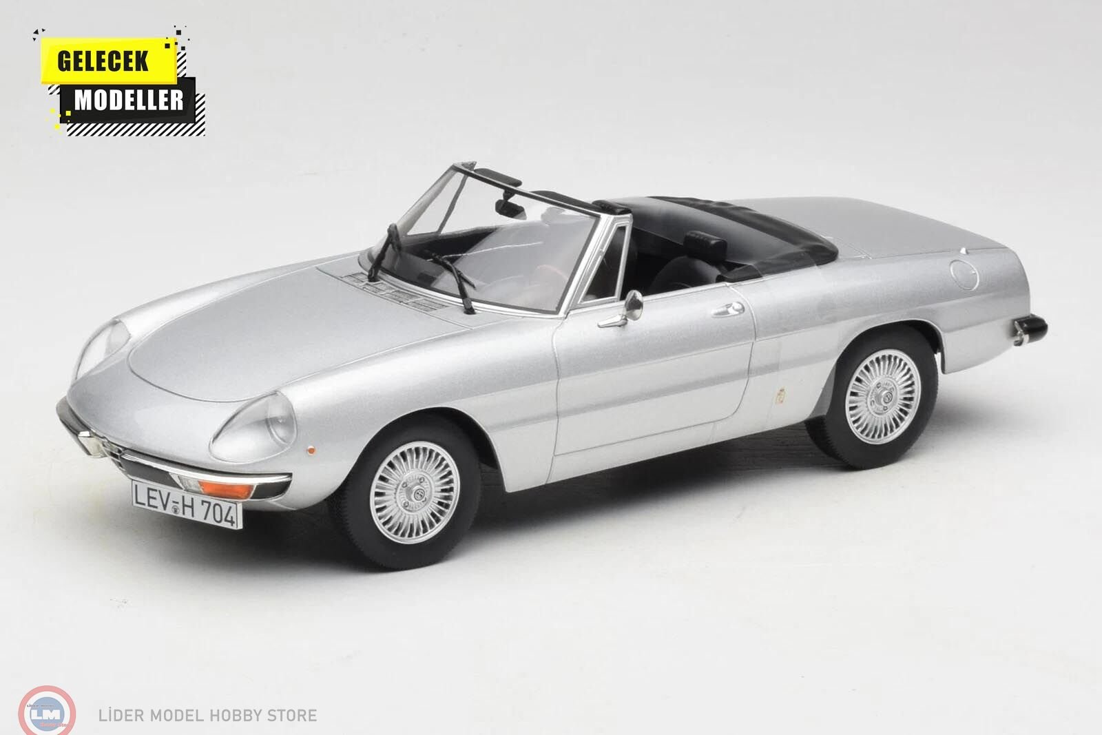 1:18 Norev 1973 Alfa Romeo 2000 Spider