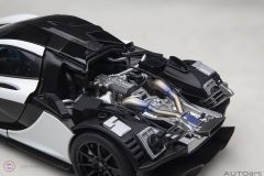 1:18 2013 McLaren P1 76066 (Alaskan Diamond White)