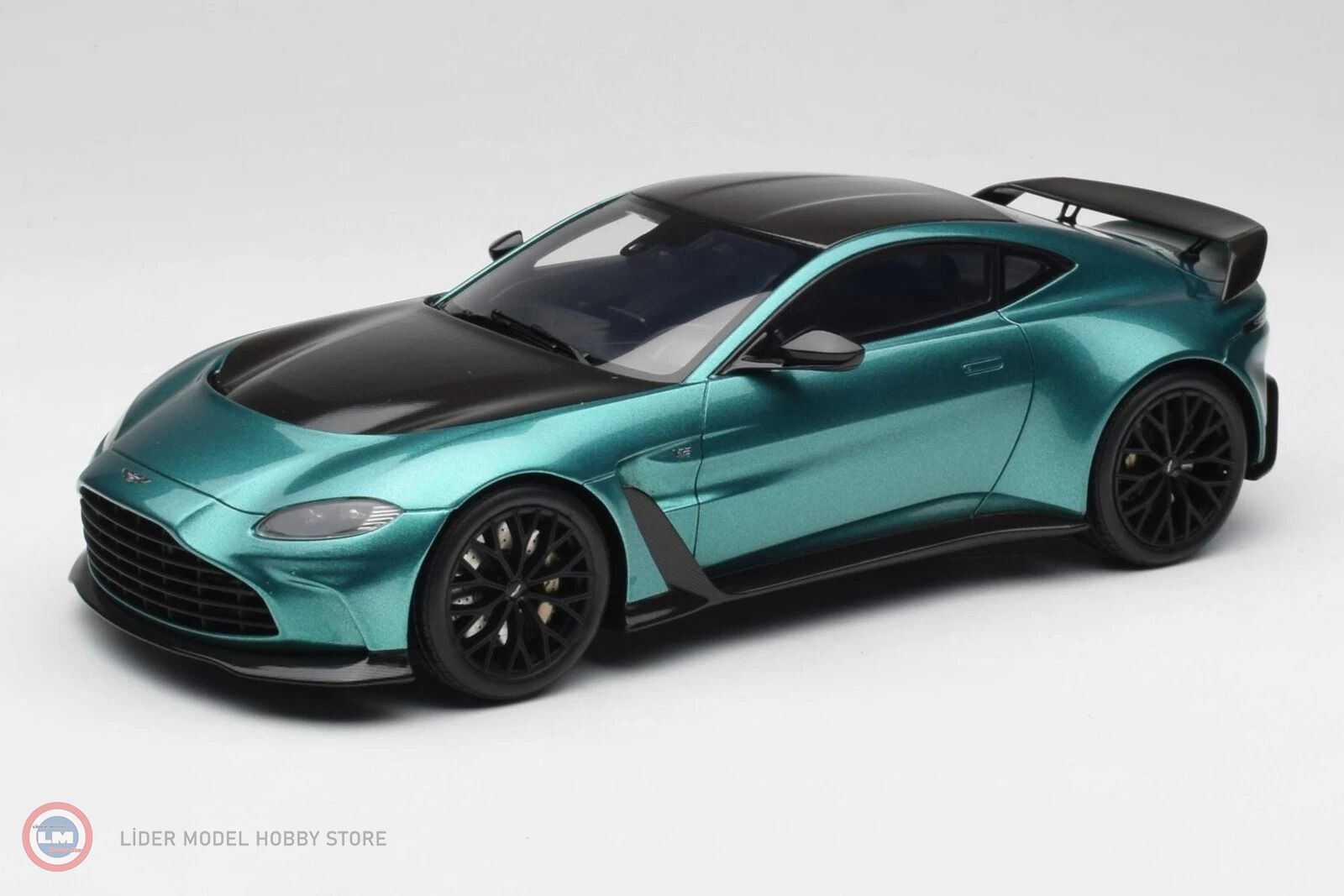 1:18 GT Spirit 2023 Aston Martin V12 Vantage Racing Green