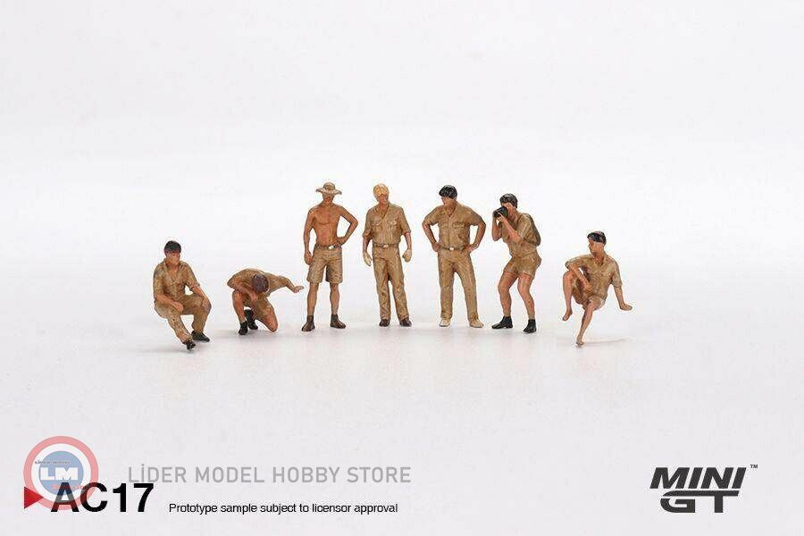 1:64 Camel Trophy Team Figures
