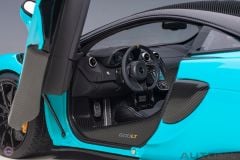 1:18 McLaren 600LT Mavi