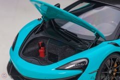 1:18 McLaren 600LT Mavi