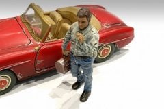 1:18 American Diorama Sigara İçen Larry 76261