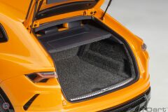 1:18 2018 Lamborghini Urus (Arancio Borealis)