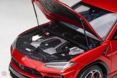 1:18 2018 Lamborghini Urus (Rosso Efesto)
