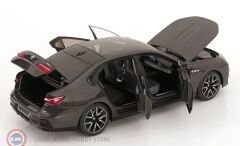 1:18 Minichamps 2024 BMW i7 M70 (G70)