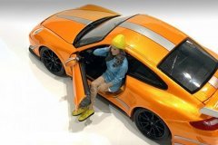 1:18 American Diorama Car Meet Figure #3 76279