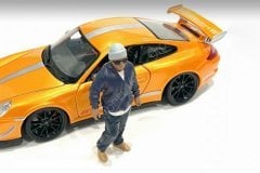 1:18 American Diorama Car Meet Figure #4 76280