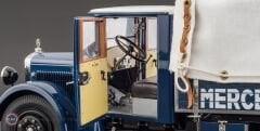 1:18 CMC Mercedes Benz LKW Renntransporter LO 2750