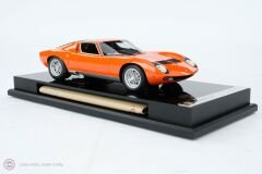 1:18 1971 LAMBORGHINI MIURA P400 SV