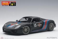 1:18 Autoart 2013 Porsche 918 Spyder #15 with Weissach Package - Martini Livery