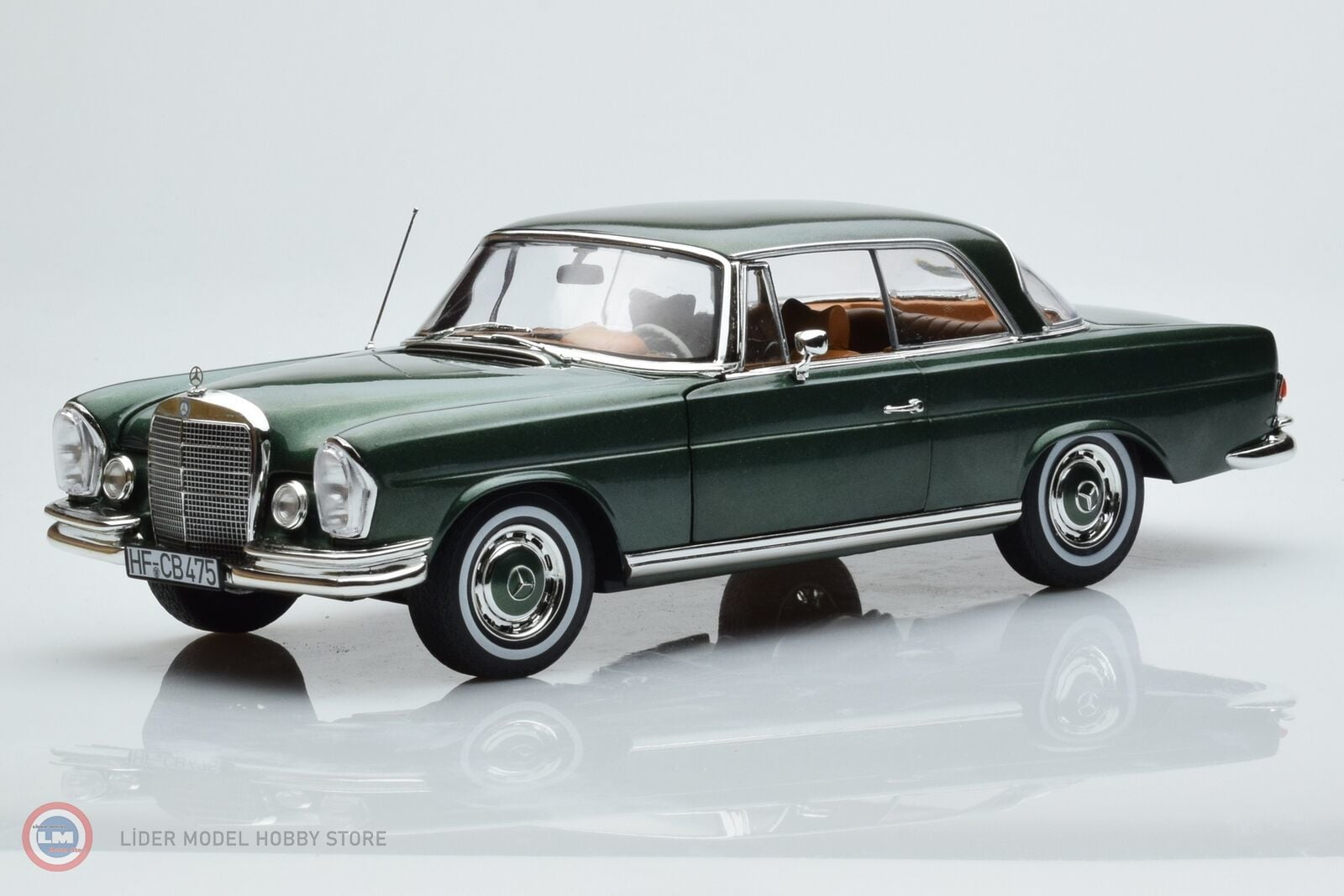1:18 1969 Mercedes Benz 250 SE Coupe W111
