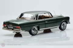 1:18 1969 Mercedes Benz 250 SE Coupe W111