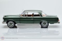 1:18 1969 Mercedes Benz 250 SE Coupe W111