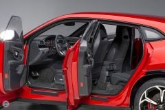 1:18 Autoart 2018 Lamborghini Urus (Rosso Efesto)