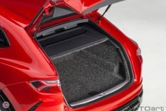 1:18 Autoart 2018 Lamborghini Urus (Rosso Efesto)