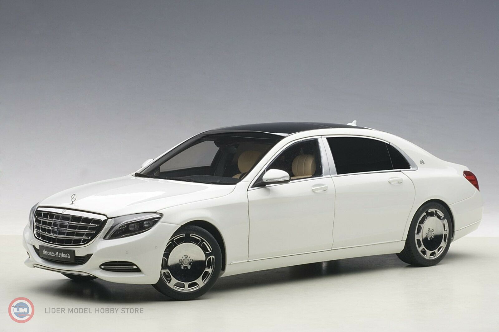 Autoart - 1:18 2015 Mercedes Benz Maybach S Class (S600) SWB