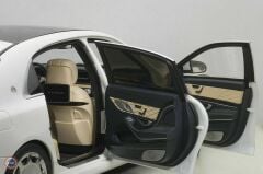1:18 2015 Mercedes Benz Maybach S Class (S600) SWB