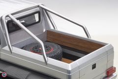 1:18 Autoart 2013 Mercedes Benz G63 AMG 6x6 Pickup