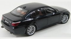 1:18 2005 BMW M5 E60 Sedan