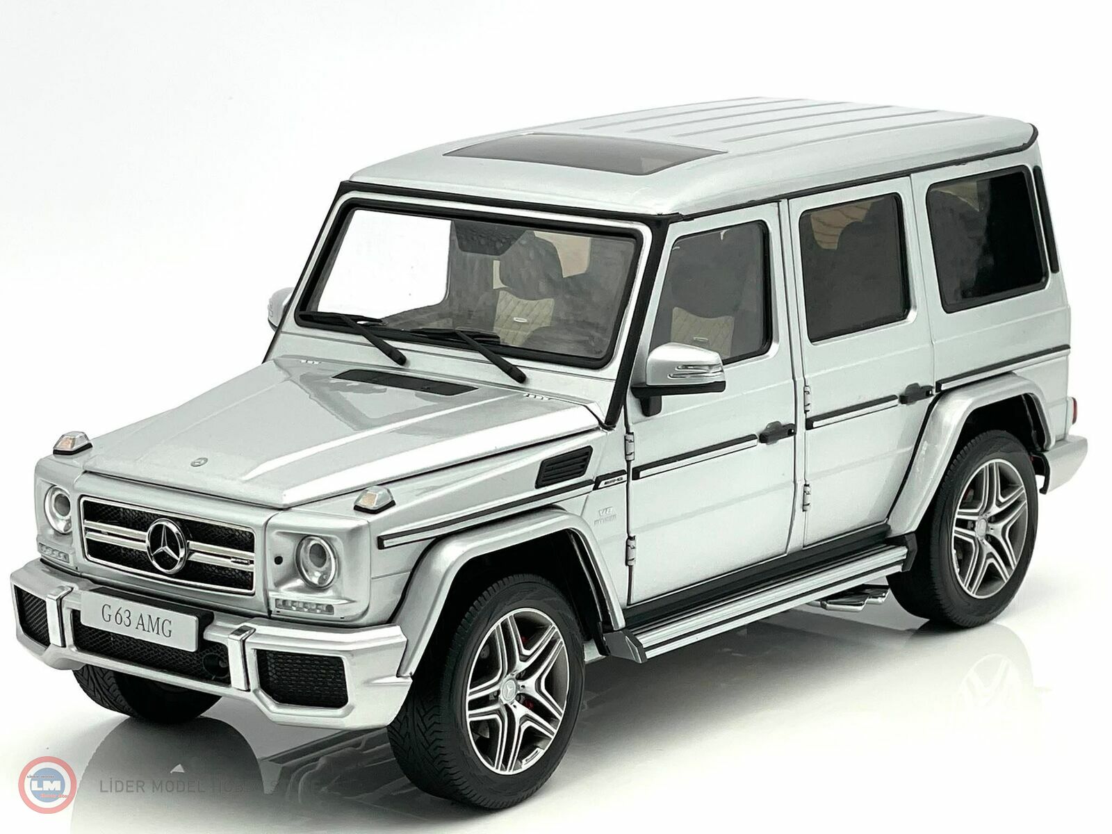 1:18 Almost Real 2015 Mercedes Benz AMG G63 (W463)