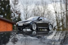 1:18 2005 BMW M5 E60 Sedan