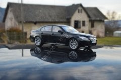 1:18 2005 BMW M5 E60 Sedan