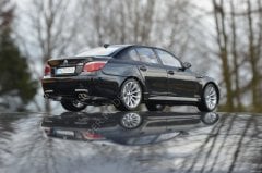 1:18 2005 BMW M5 E60 Sedan