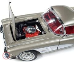 1:18 AutoWorld 1961 Chevrolet Corvette Coupe