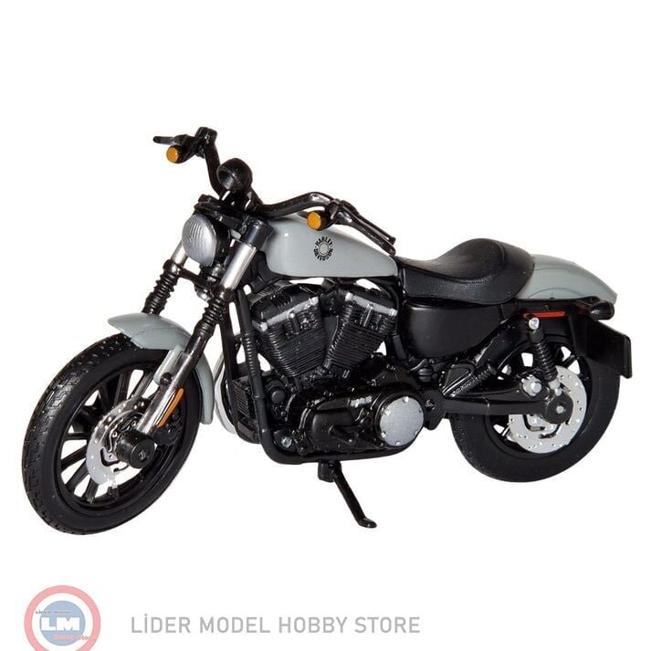 1:18 Maisto 2022 Harley Davidson Sportsters Iron 883