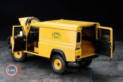 1:18 1985 Land Rover Defender 110 Camel Trophy Support Unit