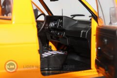 1:18 1982 Volkswagen Caddy