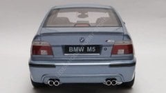 1:18 2002 BMW M5 E39